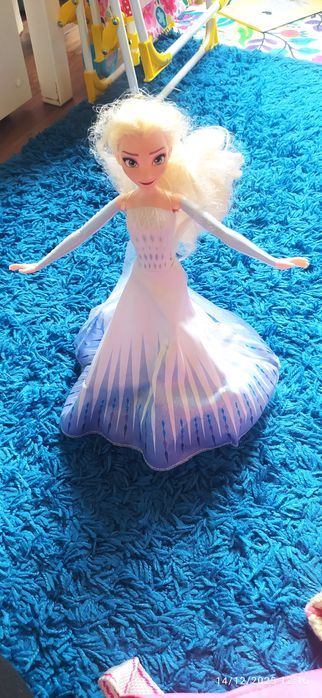 Ледената кралица кукла