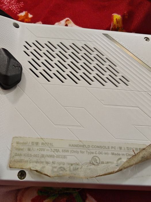 Vând consola Asus Rog Ally Z1 Extreme