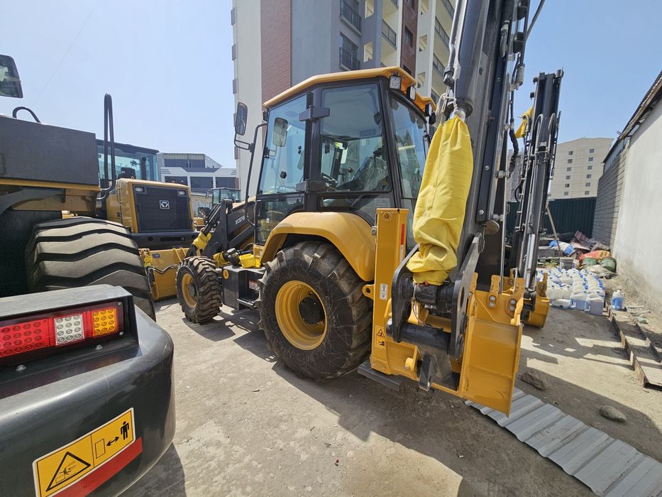 Экскаватор погрузчик xcmg xc870hk