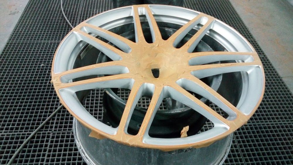 автобояджийски и автотенекеджийски услуги боядисване в камера