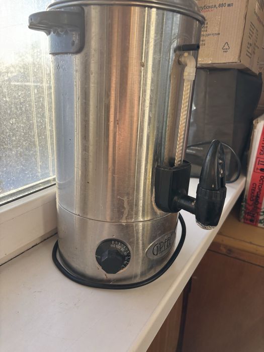 Продам термопот Gipffel