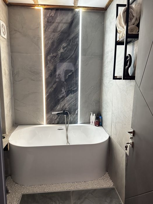 Chirie Apartament de 3 camere, zona 7 noiembrie, 3 min de umfst sau spital, incalzire cu pompa de caldura