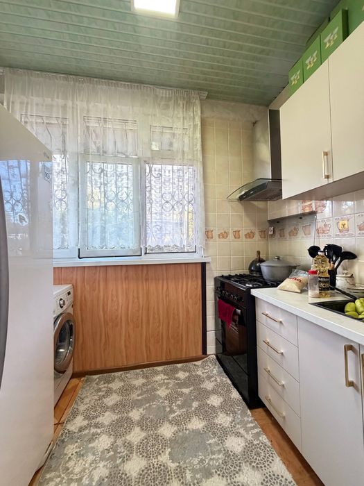 Srochna 4 xona Yunusobod 16-kv 1 etaj sotiladi 115.000