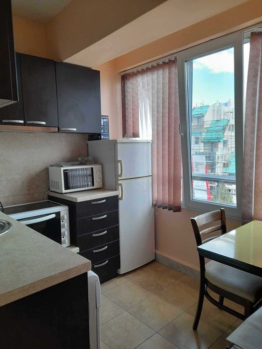 Дава се под наем Двустаен апартамент в Варна, Цветен квартал - 50 кв.м за 408 € - Снимка #8