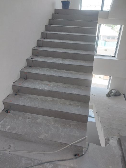 Кафельщик, укладка плитки