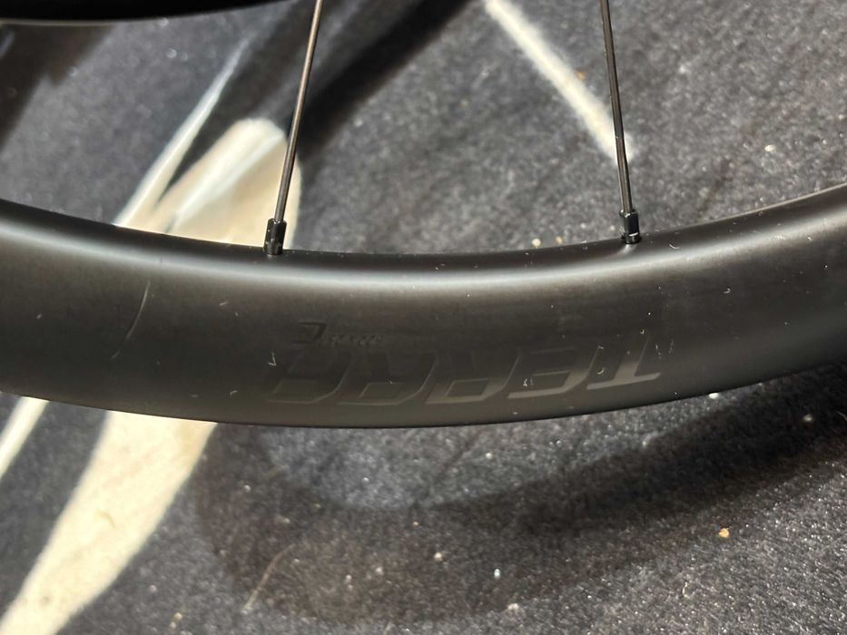 Set roti 28" gravel carbon Specialized Roval Terra C(noi)