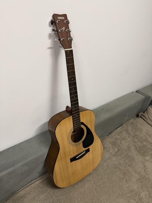 Yamaha F310  Акустична китара