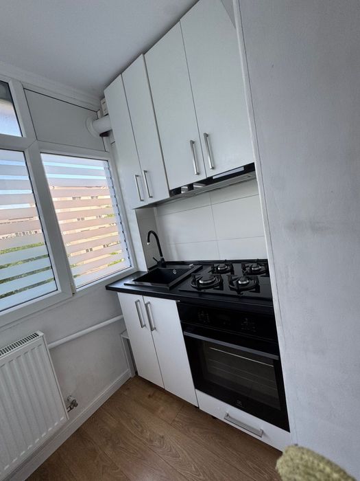 Inchiriez apartament 2 camere decomandat