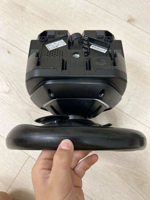 Кормило и педали THRUSTMASTER