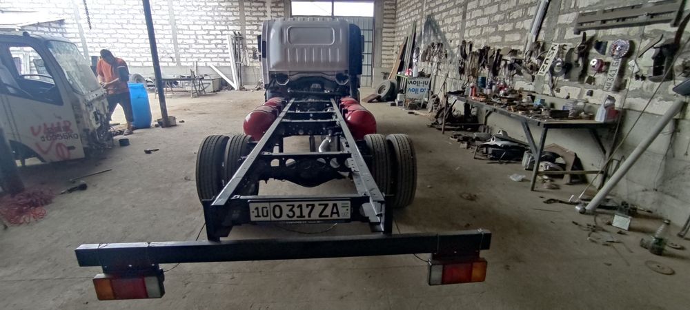 Isuzu avtobusdan yasalgan matori karobka zadni moʻs avtobus