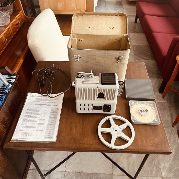 Винтидж кино прожектор EUMIG P8 Automatic 8mm + куфар и ролки