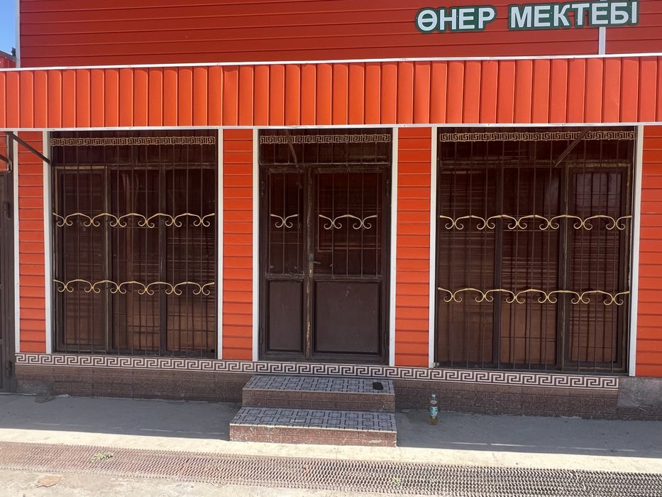 Окна на магазин , вольер, ворота