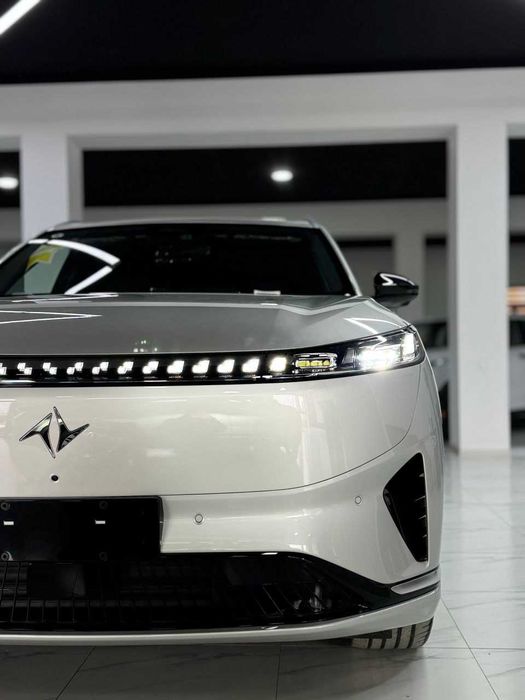 Dongfeng eπ 008 Ultra