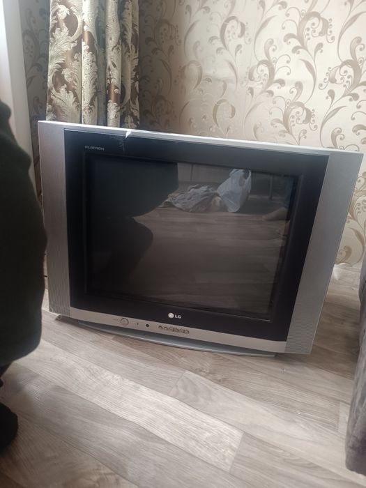 Продам телевизор