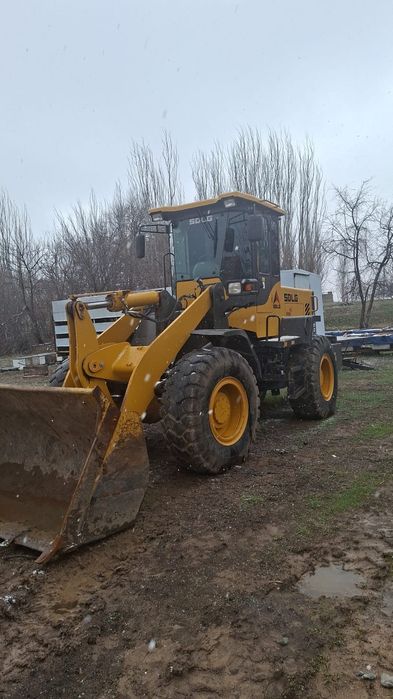 Погрузчик 2 кубов