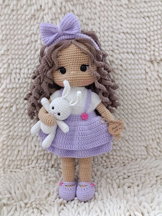 Кукла вязанная крючком