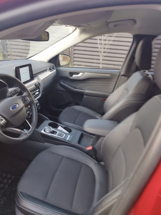 Ford Kuga Titanium x 225CP plug in hibrid