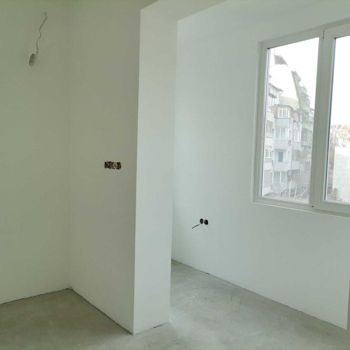 Продава се Тристаен апартамент в Варна, Зимно кино Тракия - 82 кв.м за 1933 €/кв.м - Снимка #8