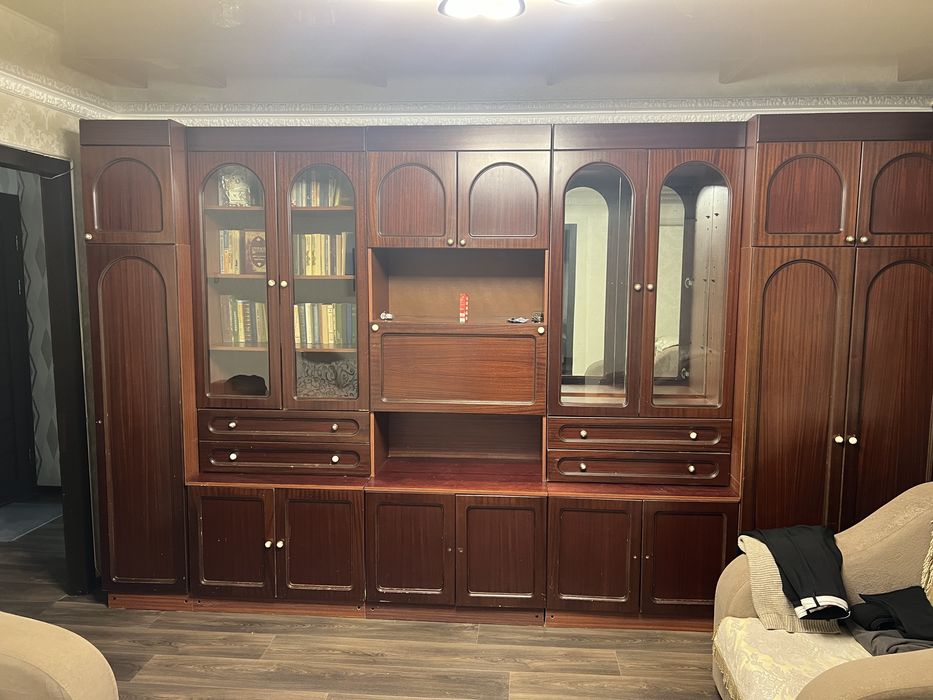 Продам стенку большую