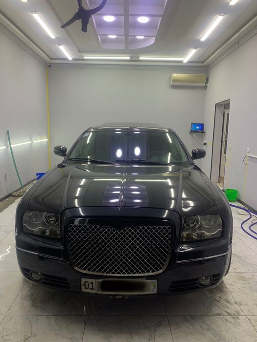 Chrysler 300c  3.5L объём мотора,  2006 года. Крайслер