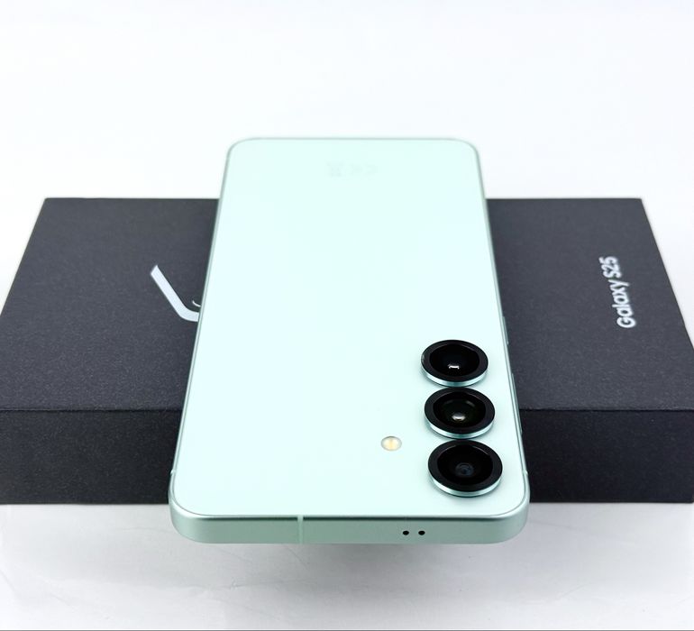 НОВ! Samsung Galaxy S25 5G 128GB 12RAM Mint 2г. Гаранция!