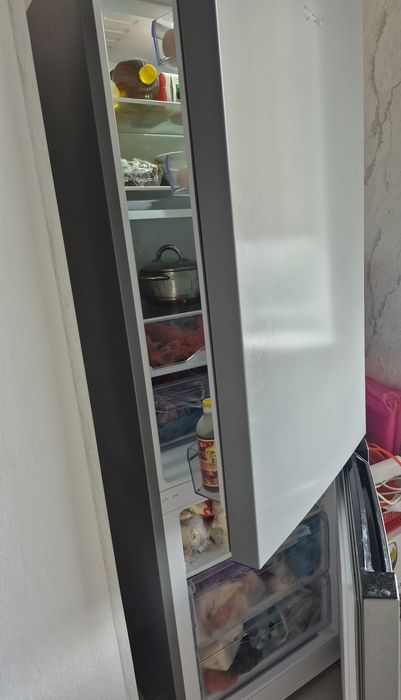 Продам хололильник INDESIT
