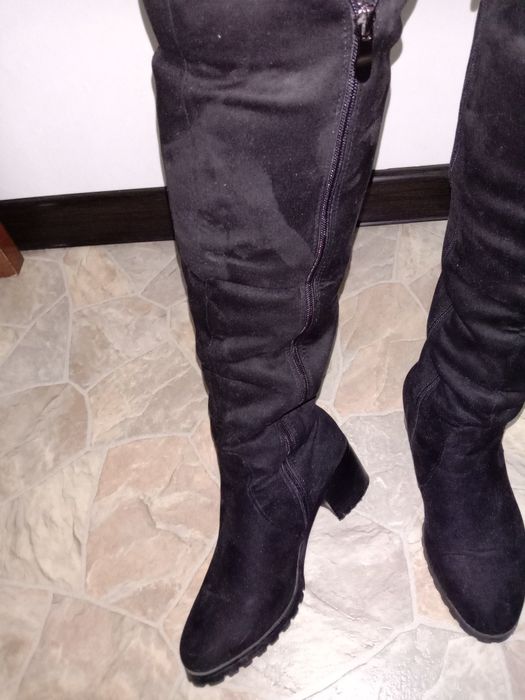 Зимние сапоги 39-40 с натуральным мехом. Без дефектов.