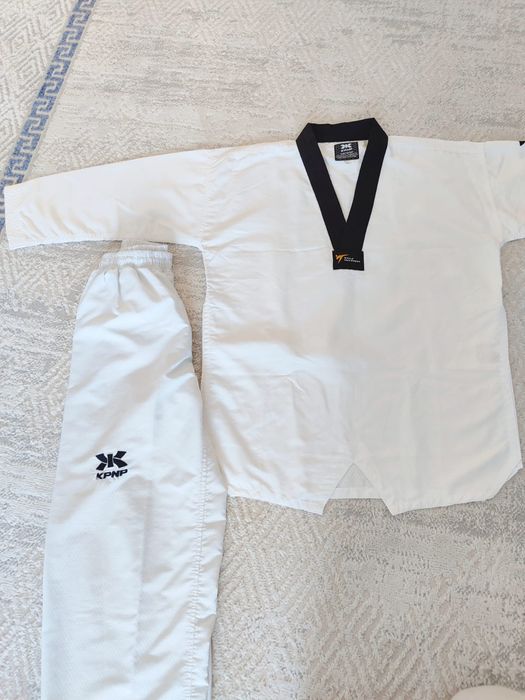 Продам форму для таэквондо 14-16л.