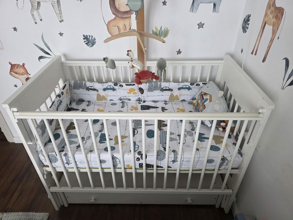 Patut lemn cu sertar si laterala culisabila Klups Luna cu legănare