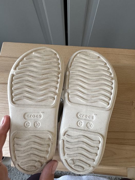 CROCS  originali sandale marimea 10 sau 27 -28 eur