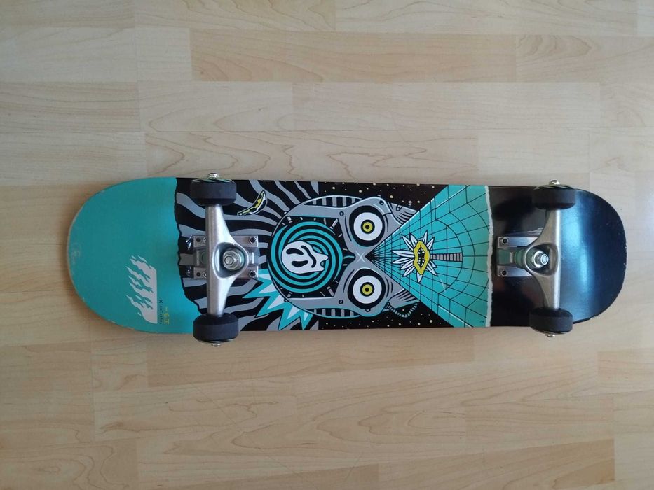 Skateboard Decathlon + echipament protecție Oxelo