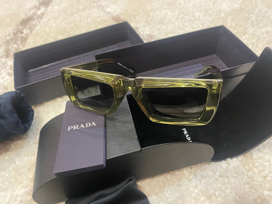 Мъжки слънчево очила Prada