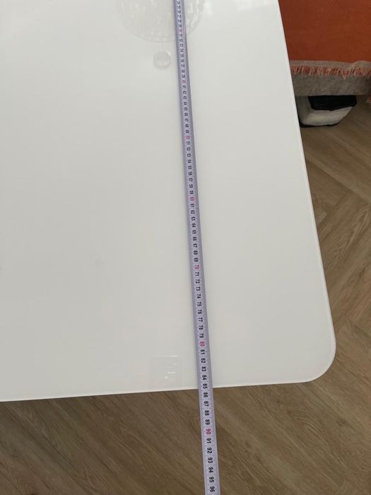 Стол раскладной, с каленным стеклом