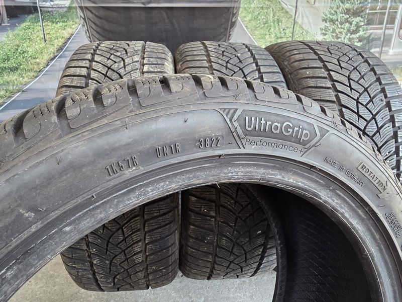 225/45/17 Goodyear 4бр