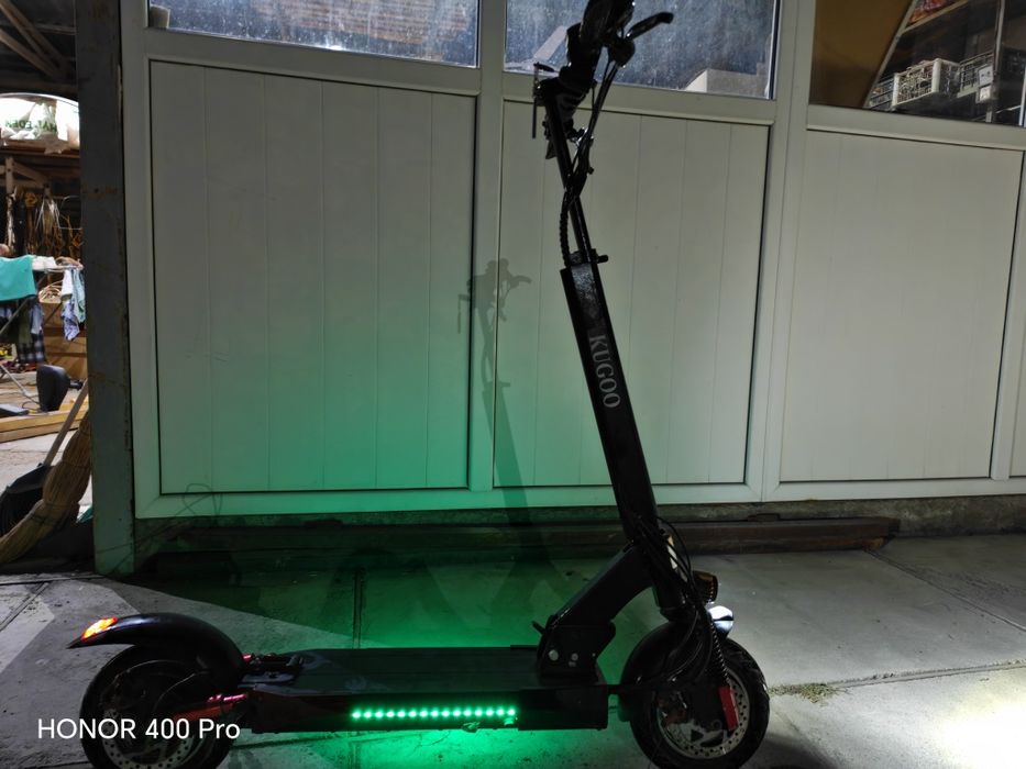 Продам самокат kugoo m4pro