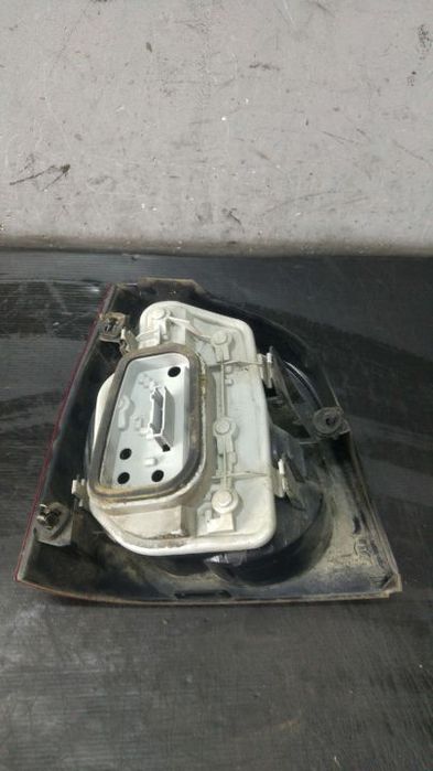 Stop tripla lampa dreapta vw polo 9n 6q6945096b 6q6945112a