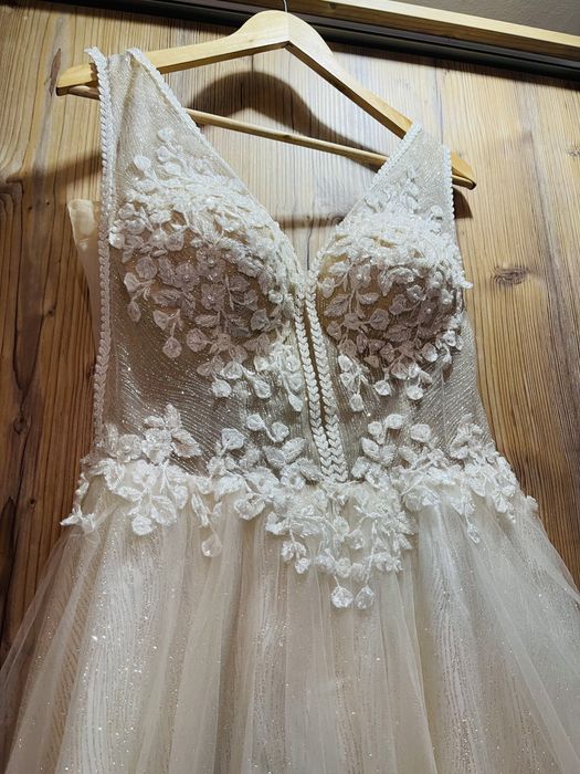 Vand rochie de mireasa