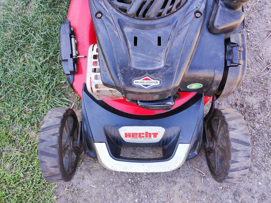 Бензинова самоходна косачка с кош Hecht 2015г. BriggsStratton 140cm 3кс 4t 46см 32кг