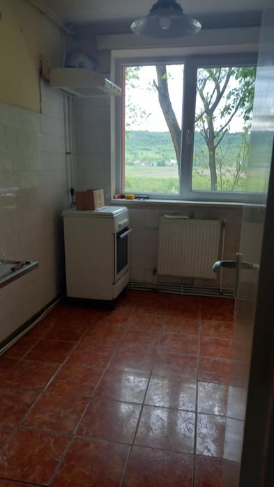 Apartament de vanzare Turda, jud. Cluj - 3 camere semidecomandat