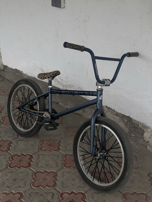 Бмх,трюковый велик haro bmx