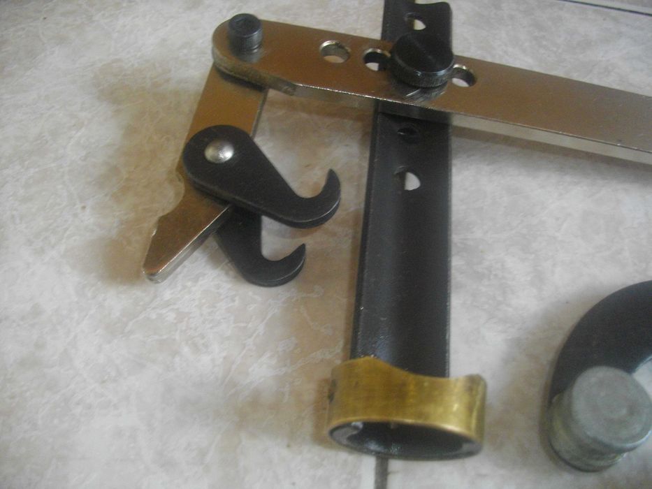 Клещи Огъване Тръби Спирачки/ Монтаж Накладки/ Монтаж Клапанна Пружина