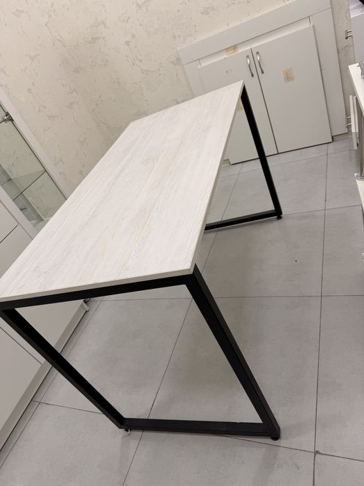 Офисный стол сотилада иккита бор