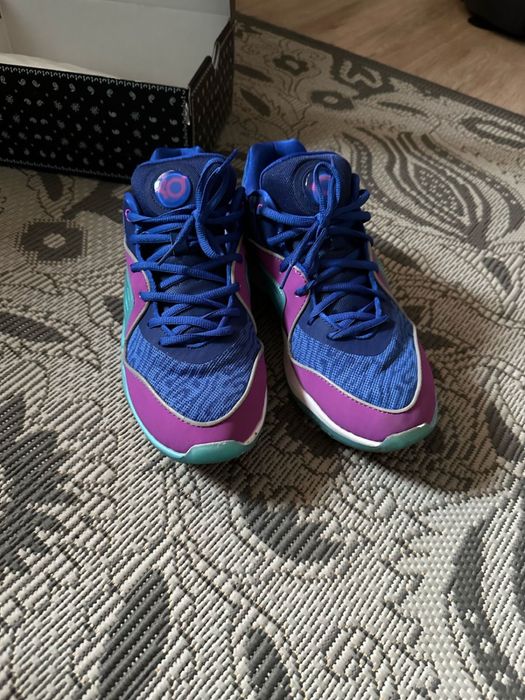 Продам 2 парф кроссовок