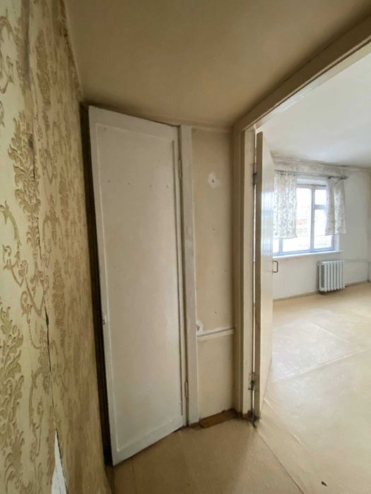 Срочно продаю 2\4\4 квартиру на 13кв.возле Фархадского рынка.