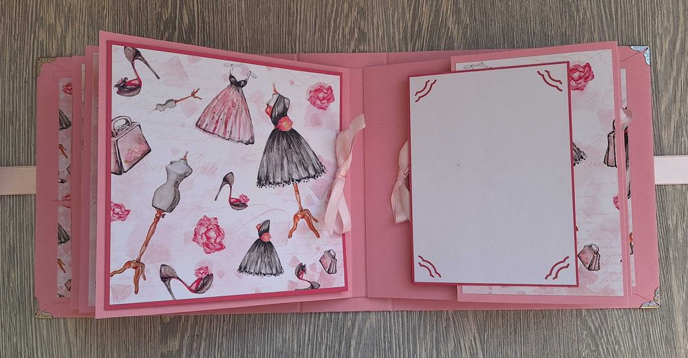 Албум за снимки "Малка, черна рокля" в розово, ръчна изработка /33.22