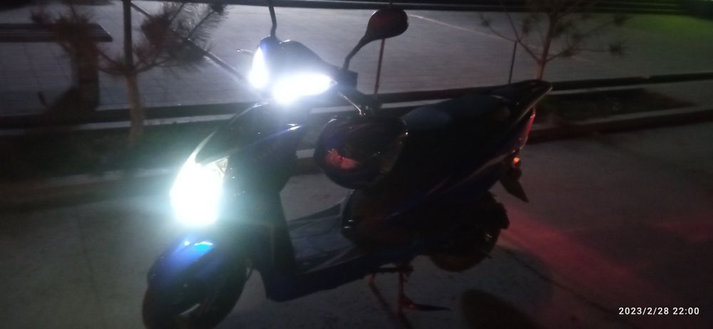 Scuter yaketa benzinli