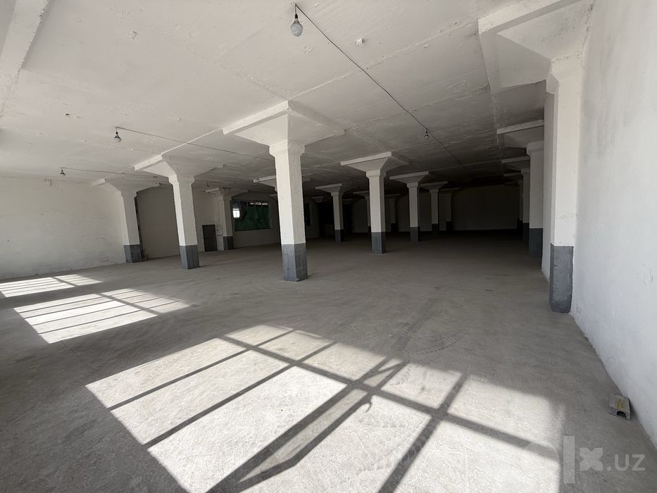 Сдаётся склад от 700 м² до 6000 м² на территории таможенного склада