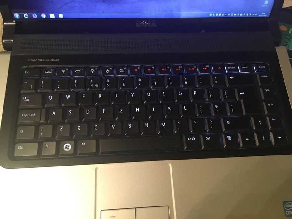 Dell Studio 1558, i7-720QM, 8GB, Ati HD5470 1GB FHD, SSD/HDD 240/750GB