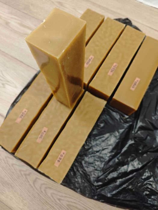 Натурален чист пчелен восък - тройно претопен (собствено производство)