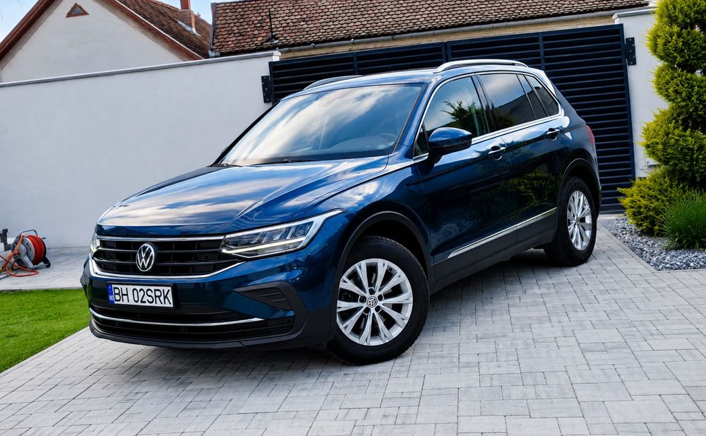 Vw Tiguan 2.0 Tdi 150 C.P Distribuție NOUĂ,  DSG , Cameră , Km  REALi Fără daune!  !